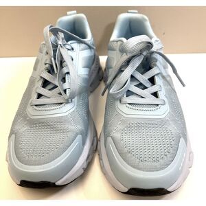 NWOT Vively Women's Roamer aqua blue athletic shoes. Size 8.5(W)